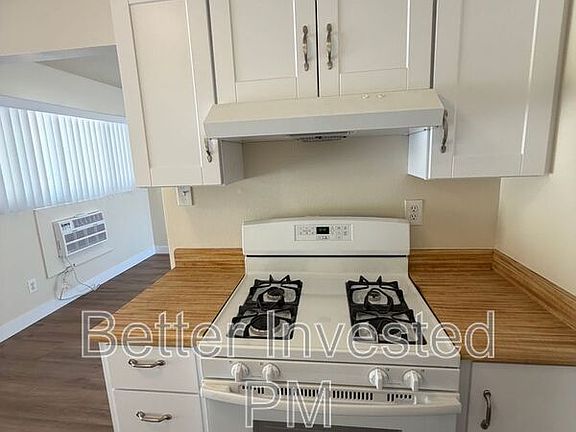 5th image of 206 Rosemary Ln