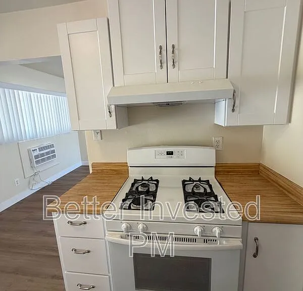 206 Rosemary Ln — Photo 5