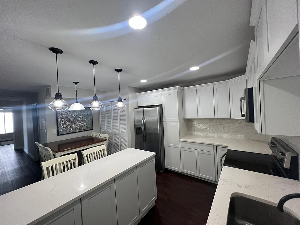 1258 Pine Ridge Cir W #A2