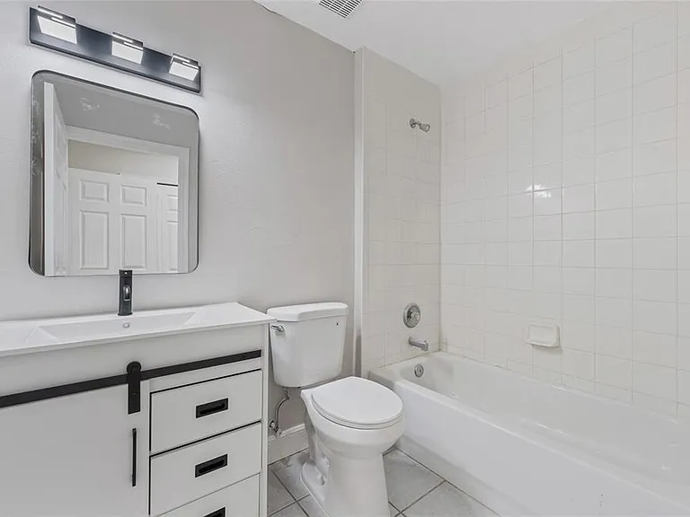 1440 Michigan Ave — Photo 21
