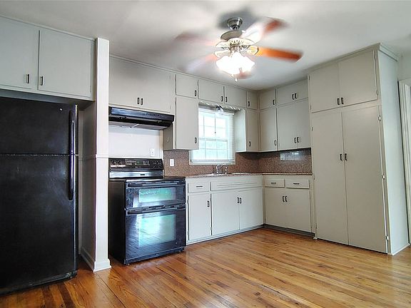 5th image of 13805 Maye Pl
