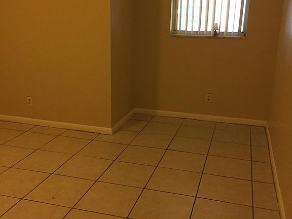 5th image of 11480 NW 39th St