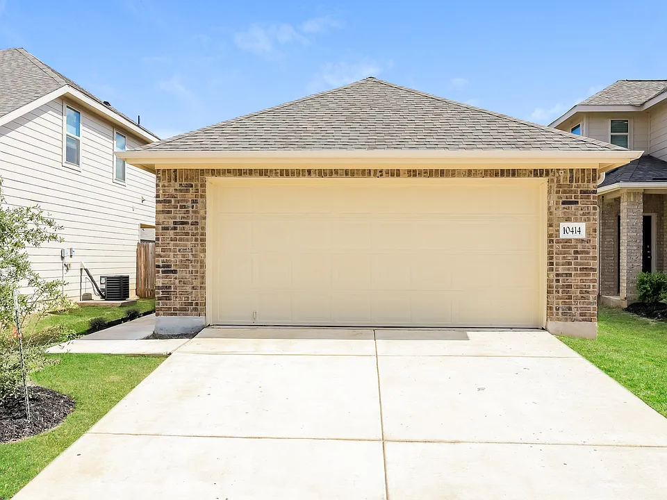 10414 Clearwater Way
