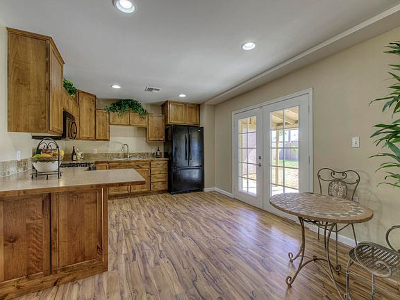Dining   Breakfast Bar