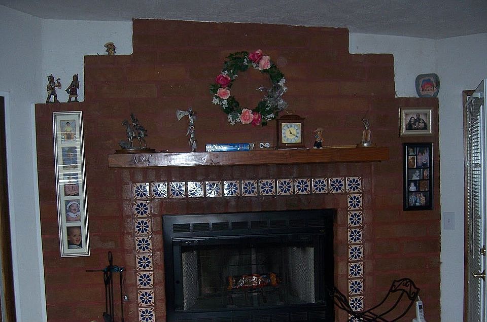 FIREPLACE IN DEN
