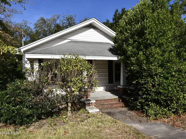 114 S Gillespie Street, Elizabethtown, NC 28337