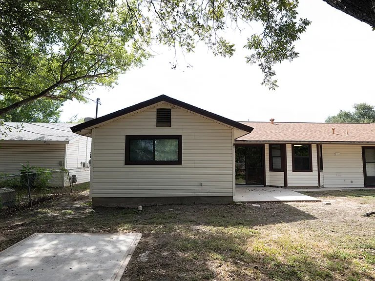 5235 Happiness St — Photo 41
