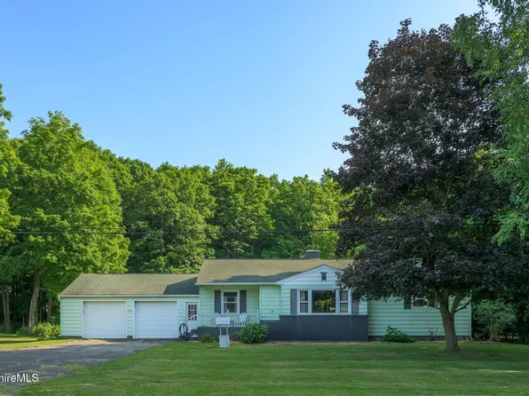 705 County Route 32, Nassau, NY 12123