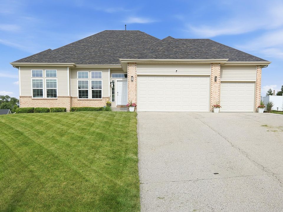 1st image of 11326 N Crestwood Dr