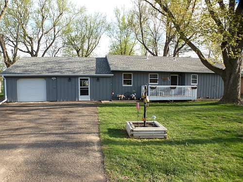 945 6th Street, Windom, Mn 56101