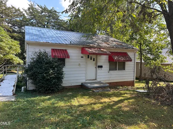 111 S 7th Ave, Siler City, NC 27344