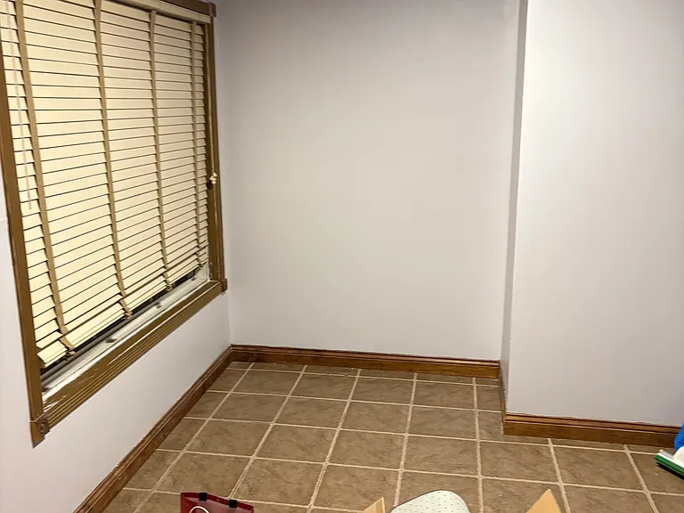 3007 S Mount Carmel Ave — Photo 16