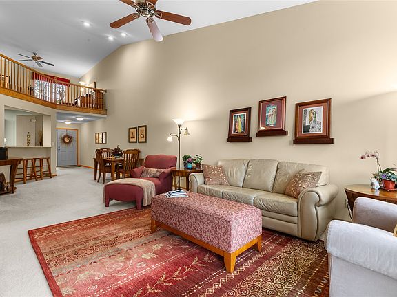 3rd image of 6114 Villa Dr