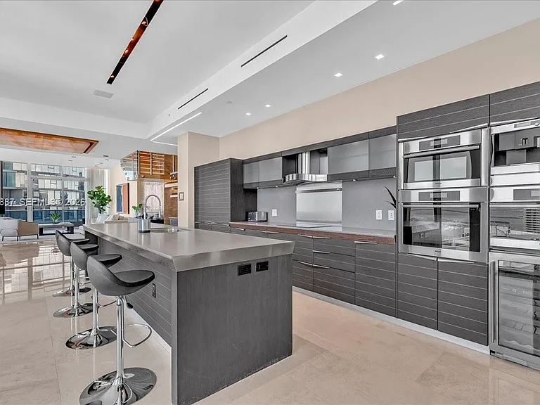 200 Biscayne Boulevard Way #Penthouse 5401 — Photo 11