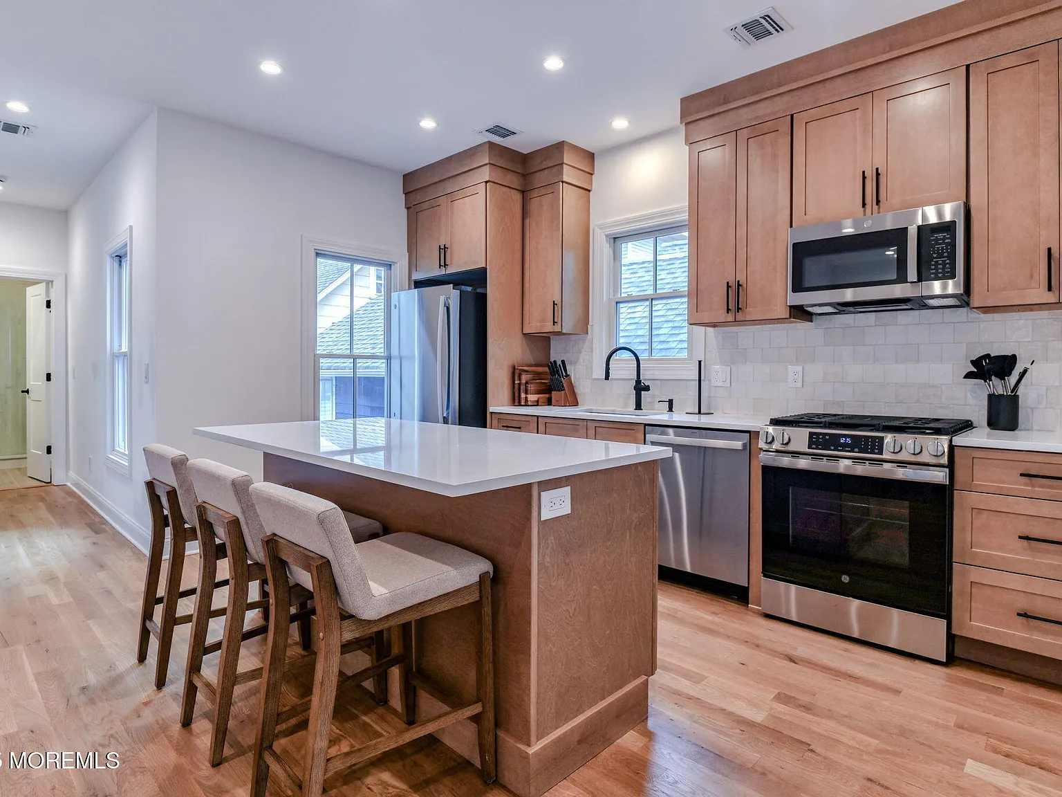 2 bed, 1986 sqft, $2,500 — Photo 4