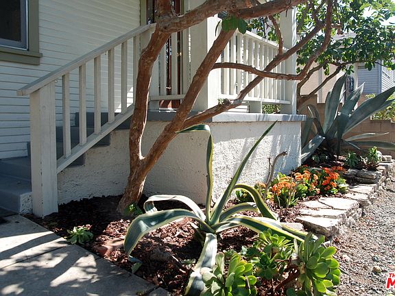 3rd image of 1542 N Avenue 47