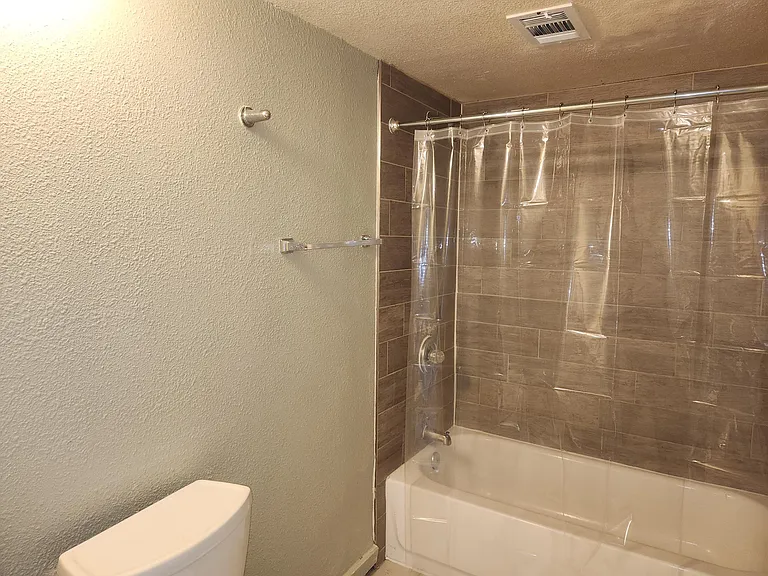 1649 Florence St #B — Photo 14