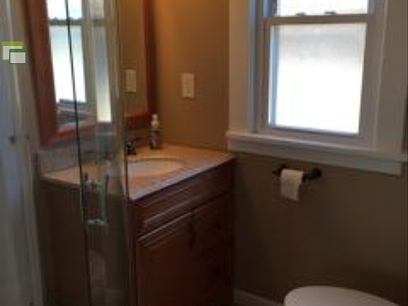 3rd image of 13704 Astor Ave