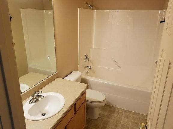 2nd image of 2004 Weston Dr