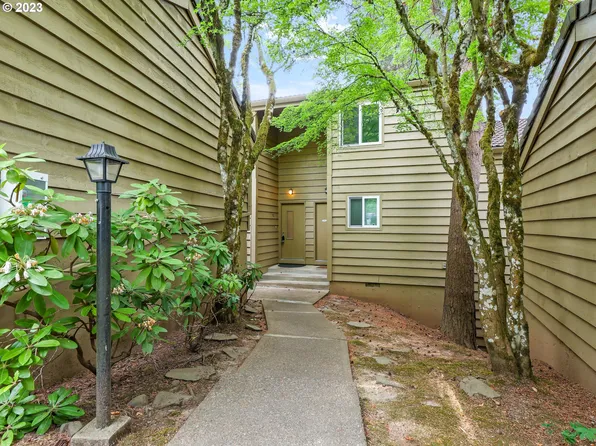 92 Cervantes Cir, Lake Oswego, OR 97035