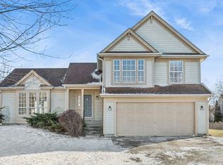 4 Pennsbury Ct, Bolingbrook, IL 60440