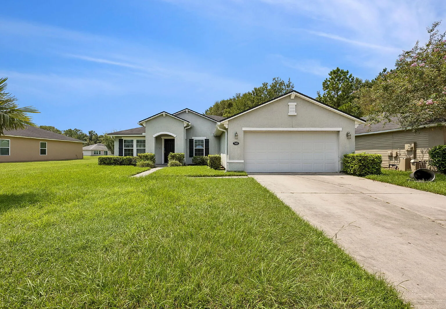 4 bed, 2.0 bath, 2147 sqft, $2,195 — Photo 1