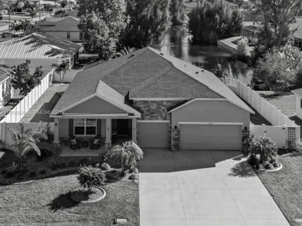 2213 SW 7th Pl, Cape Coral, FL 33991