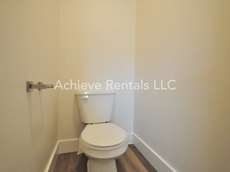 2038 N 380 E — Photo 11