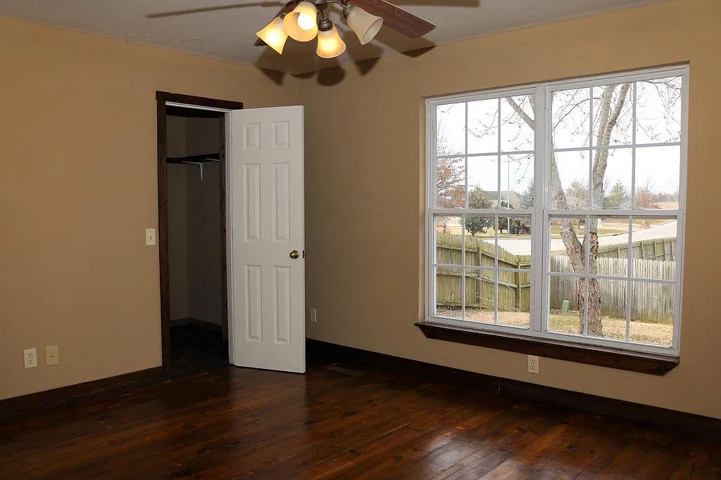 3 bed, 1438 sqft, $1,700 — Photo 2