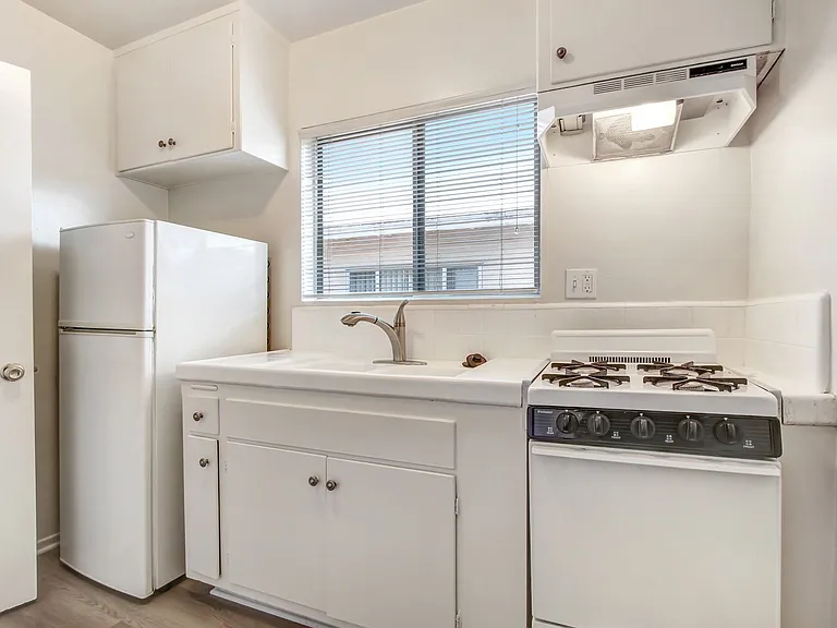 15526 Foothill Blvd #29 — Photo 6