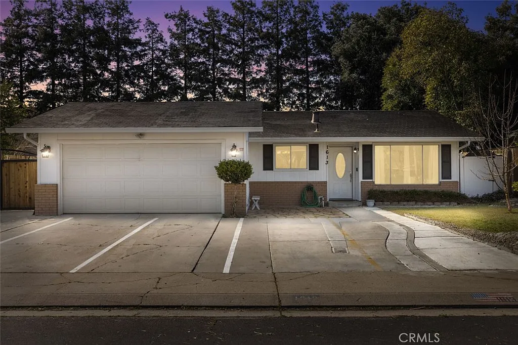 1613 Ortega Dr photo 1