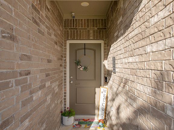 4th image of 10344 Luneville Ln