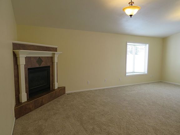 3rd image of 3505 Flagstone Dr