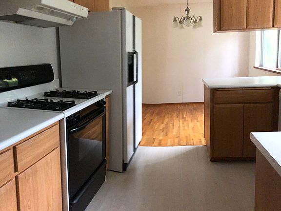 3rd image of 3608 Madrona Dr SE