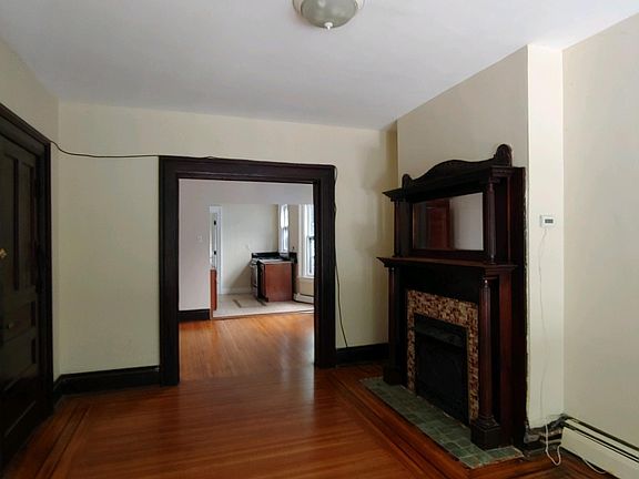 4th image of 138 Saint James Pl APT 2