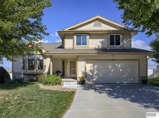 15018 Wirt Cir, Omaha, NE 68116