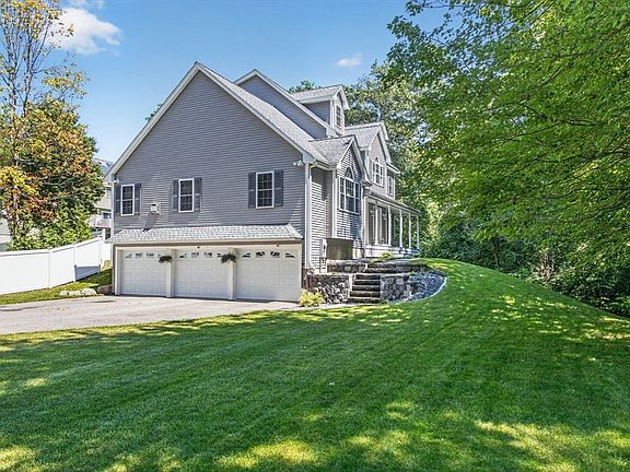3rd image of 40 Adelman Rd