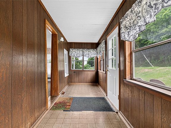 5th image of 8661 Weedsport Sennett Rd