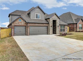 4300 SW Acres Ave, Bentonville, AR 72712