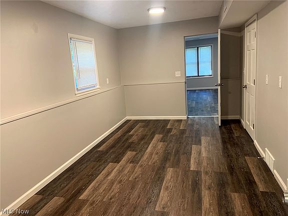 5th image of 692 Frank Blvd