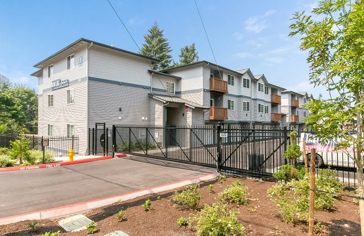 Taylor Creek Apartments — Photo 3
