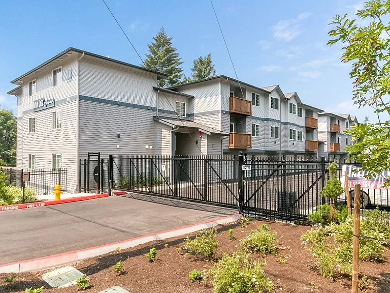 Taylor Creek Apartments — Photo 3