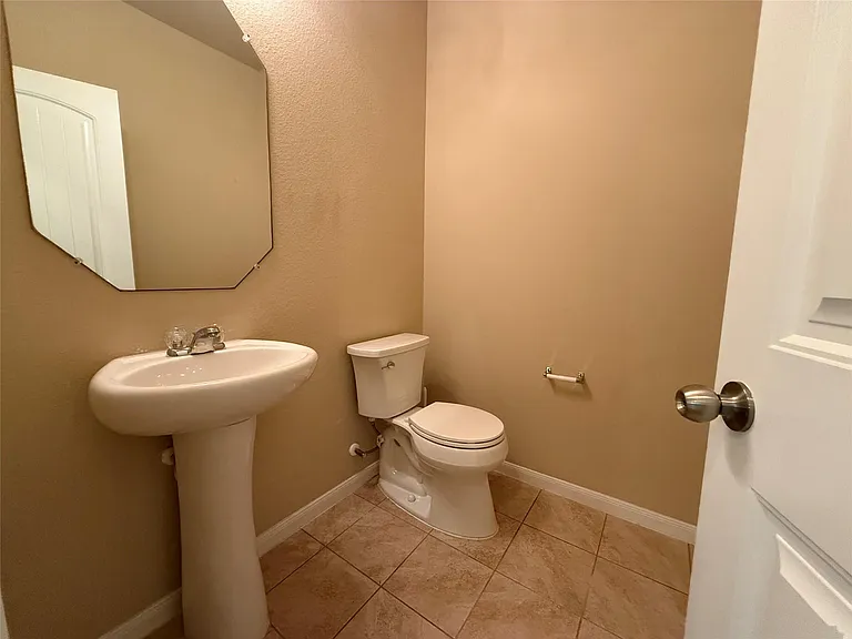 503 Libani Ln — Photo 8