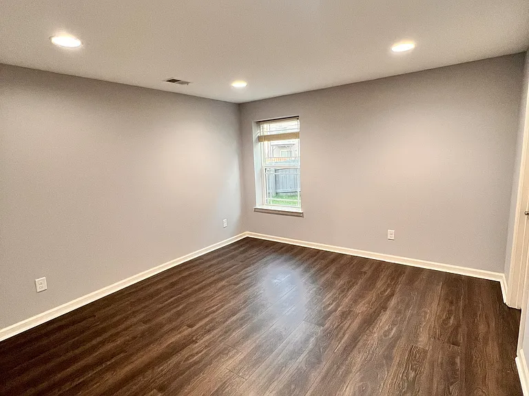 1 Augustine Dr — Photo 5
