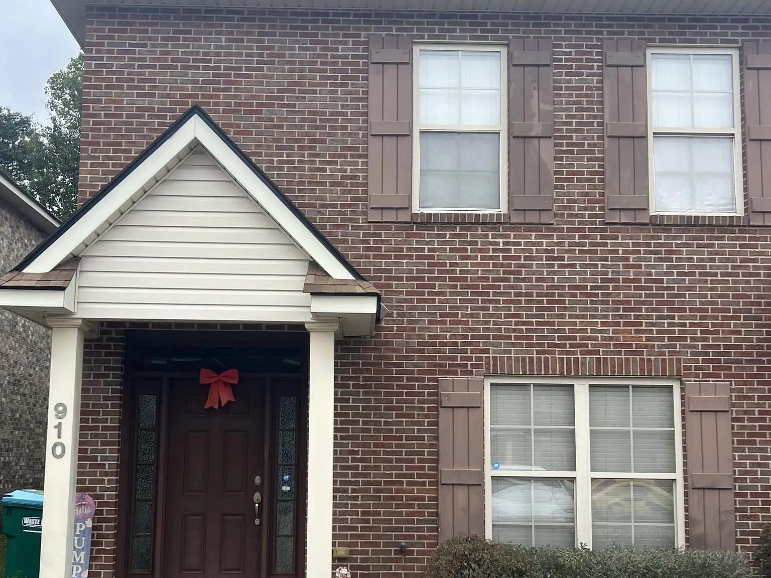 3 bed, 2.5 bath, 1613 sqft, $1,575 — Photo 1