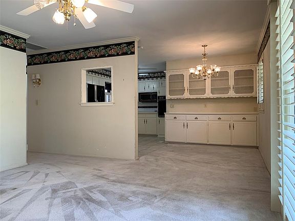 4th image of 1113 SW 67th Pl