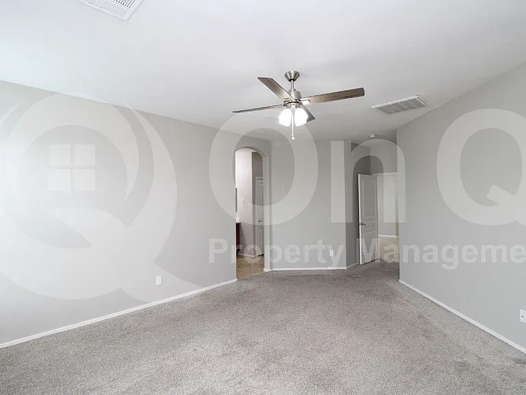 35916 W Catalonia Dr — Photo 10