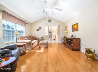 88 Skyline Dr, Lakewood, NJ 08701