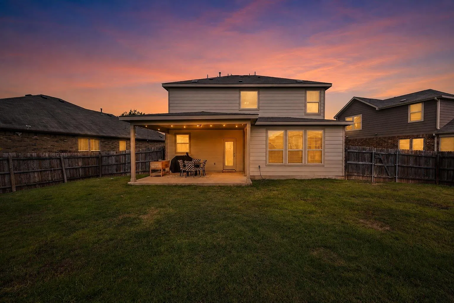4 bed, 3.0 bath, 2457 sqft, $2,299 — Photo 4
