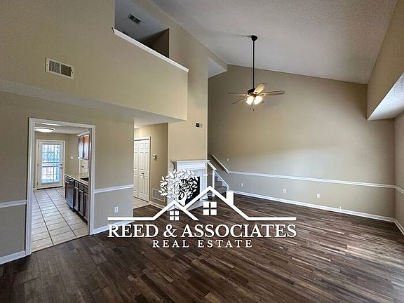 2nd image of 6828 Meadow Chase Ln